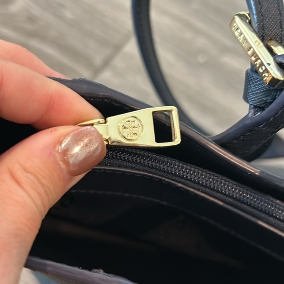 EUC Tory Burch York Buckle Tote Navy Purse Bag Saffiano Leather - Picture 11 of 12